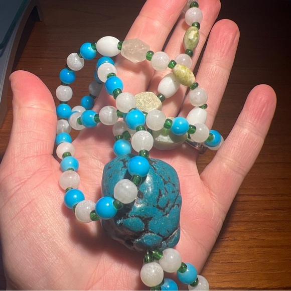 Chunky synthetic Turquoise Beaded Necklace With Huge Raw Turquoise - Picture 6 of 10